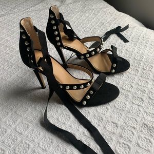 Express wrap heels size 7 NEW